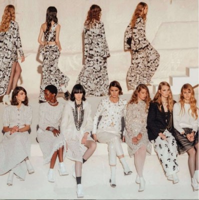 Chanel представили коллекцию Cruise 2021–2022 снова