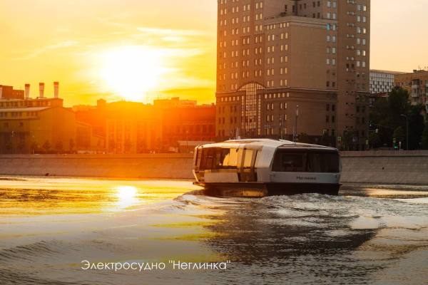 Первые в мире речные электросуда пошли по Москве-реке